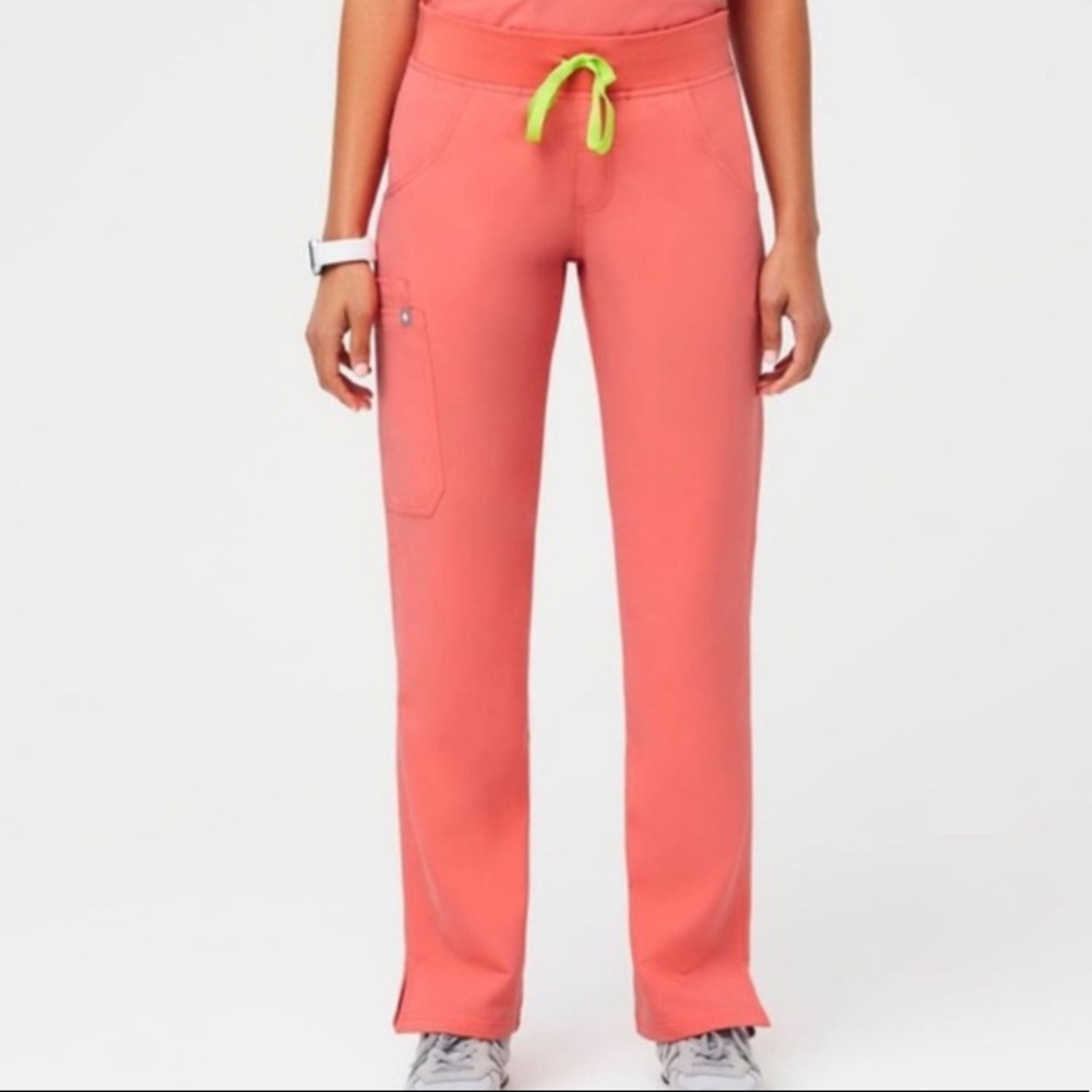 Figs Kade coral scrub pants size M